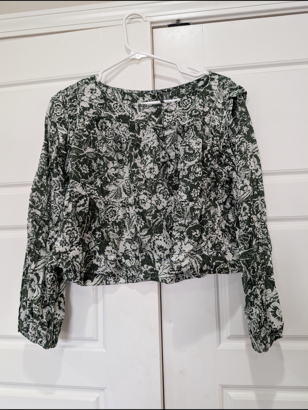 Anthropologie Green Floral Tiered Ruffle Bishop Sleeve Blouse Size M EUC